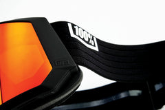 100% Snowcraft XL HiPER goggles texture and scratch-resistant surface close-up.
