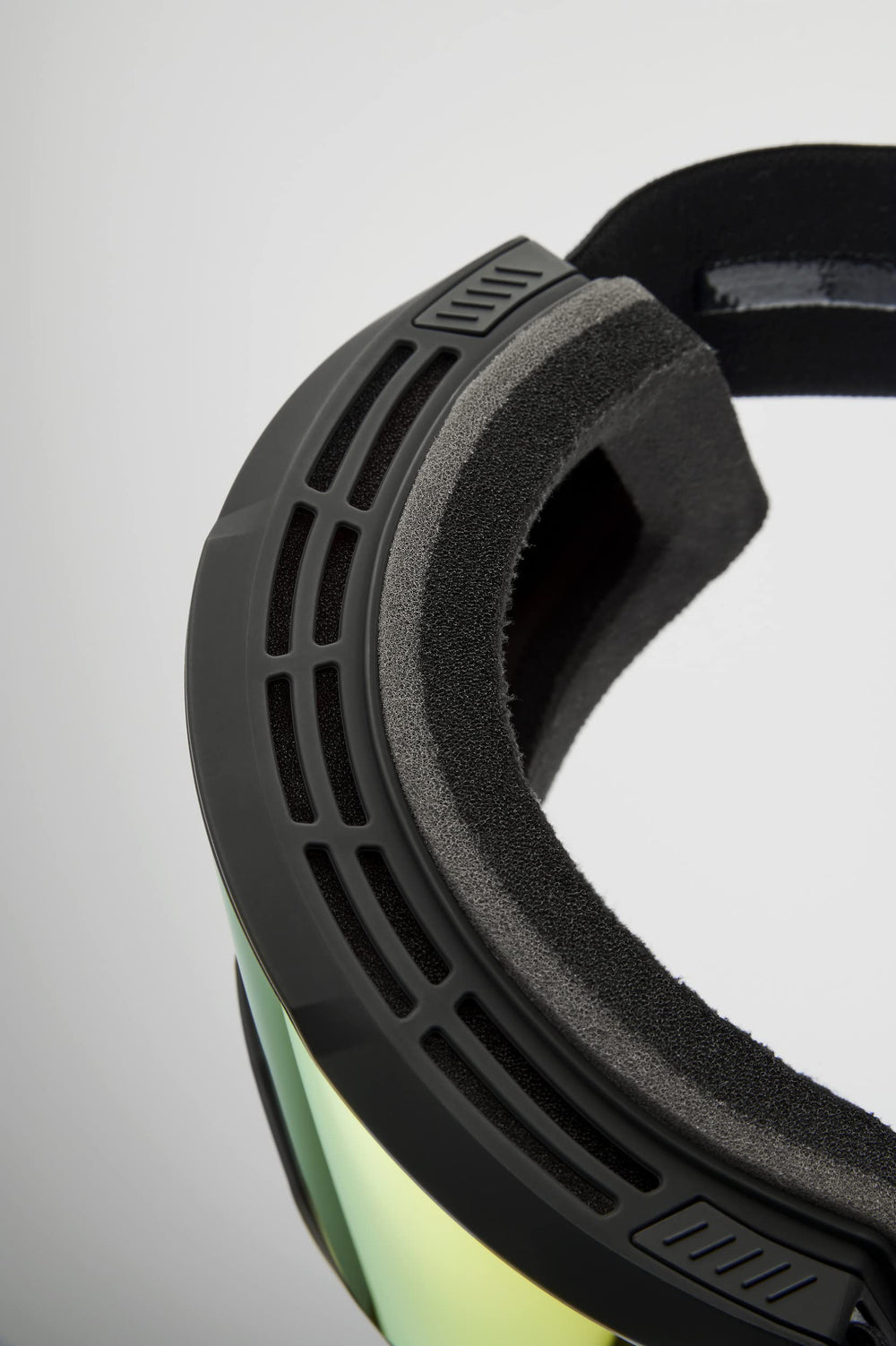 100% Snowcraft XL HiPER lenses close-up showing anti-fog coating.