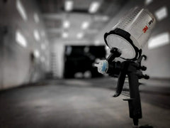 3M Performance Spray Gun supports pressure hose or gravity cup spraying.