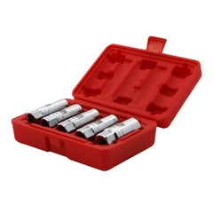 A ABIGAIL magnet-equipped socket keeps plugs from dropping.