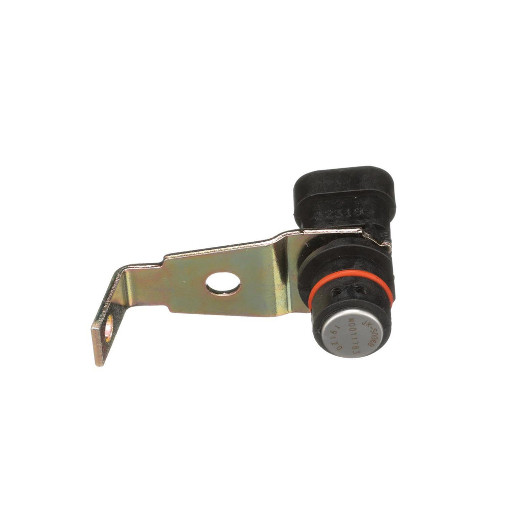 ACDelco Gold 213-4761 electrical connector closeup highlights blade-terminal connection