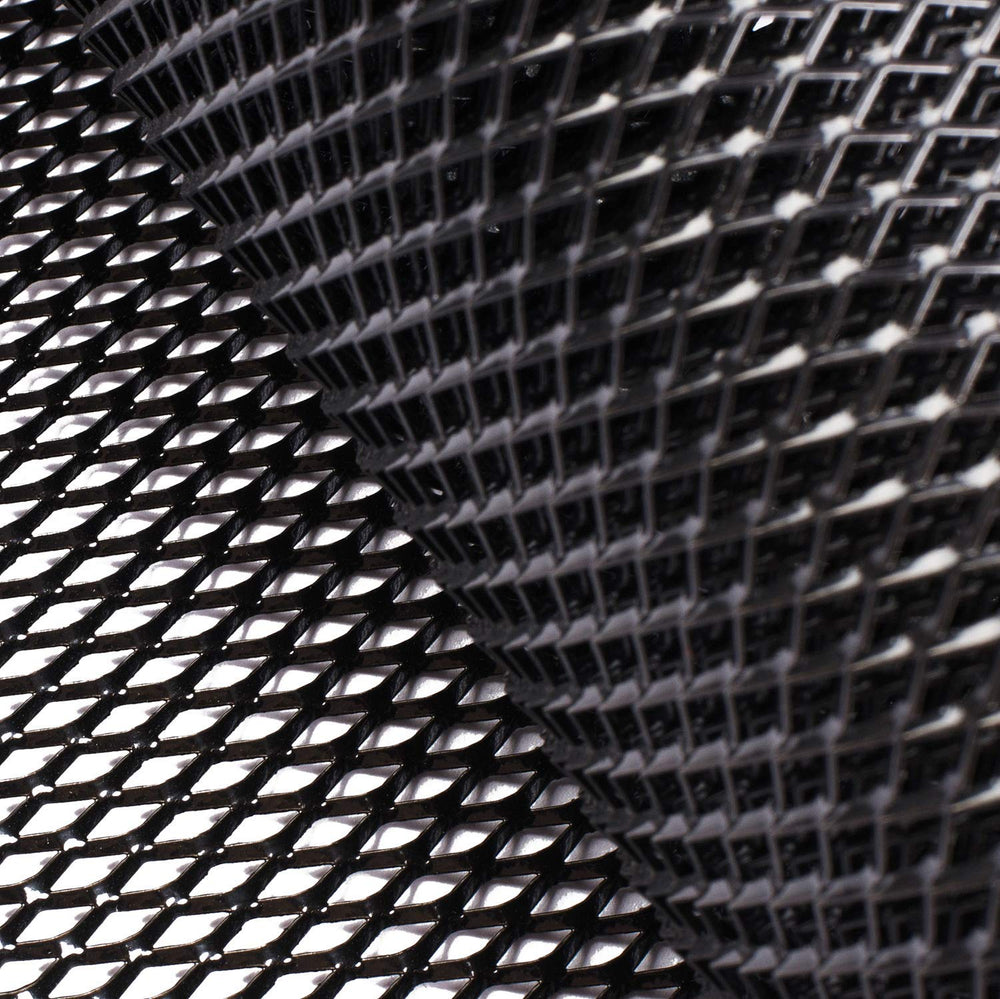 AggAuto aluminum grille mesh shows rhombic holes for airflow and protection.