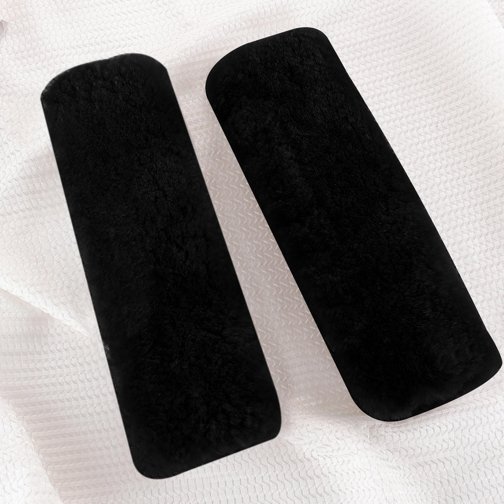 Amooca authentic sheepskin seatbelt cover close-up texture demonstrates premium softness and breathability