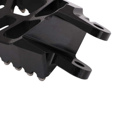 AnXin foot pegs in black and green complement motorcycles