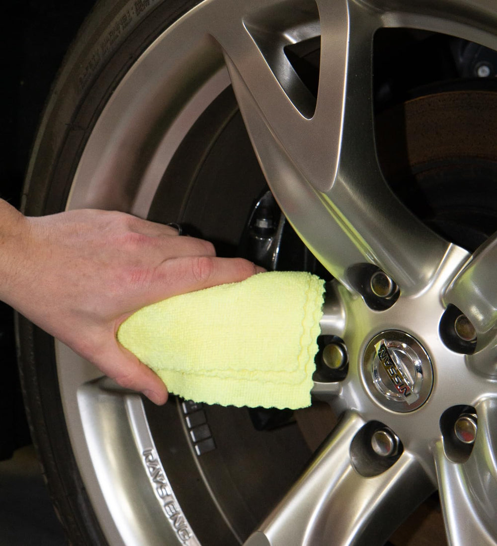 Dusting with Arkwright Smart Rags captures dust without lint