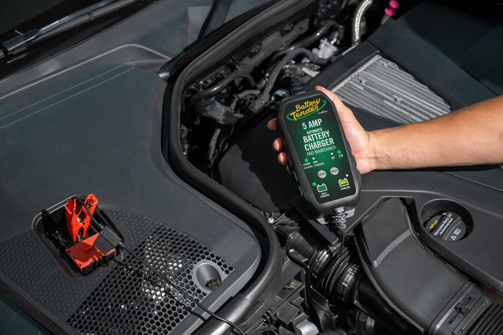 Battery Tender 5A 12V charger LED indicator close-up highlighting status monitoring.