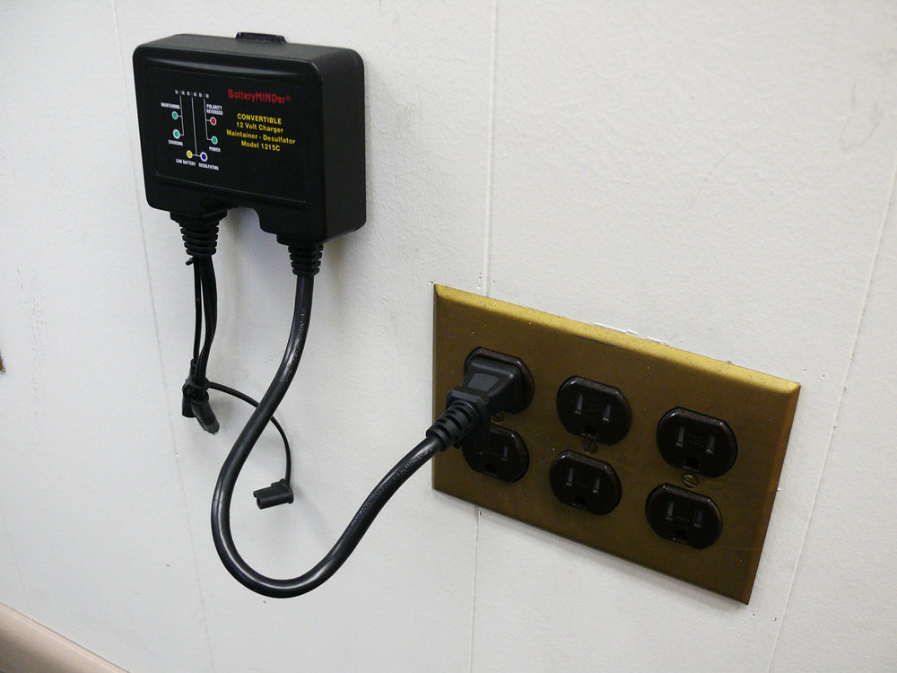 BatteryMINDer 1215C ambient temperature sensor ensures precise charging in all conditions