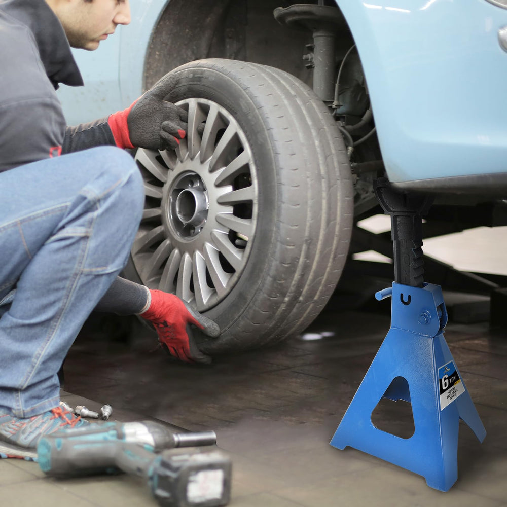 BLACKHORSE-RACING concave top saddle improves load contact with vehicle frame.