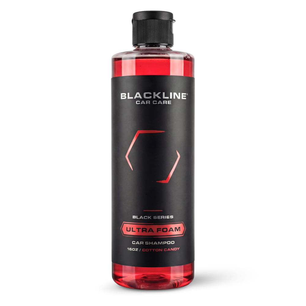 Blackline Extreme Foaming Car Shampoo bottle label highlights premium cleaning for coated surfaces.