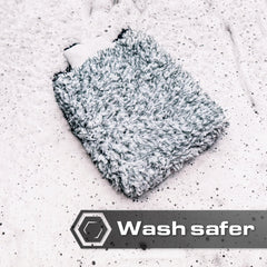 Blackline mitt creates thick foaming suds for premium washing sessions