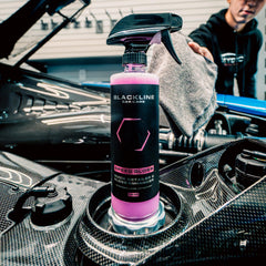 Blackline Speed Gloss ready-to-use formula keeps quick detailing convenient anywhere.