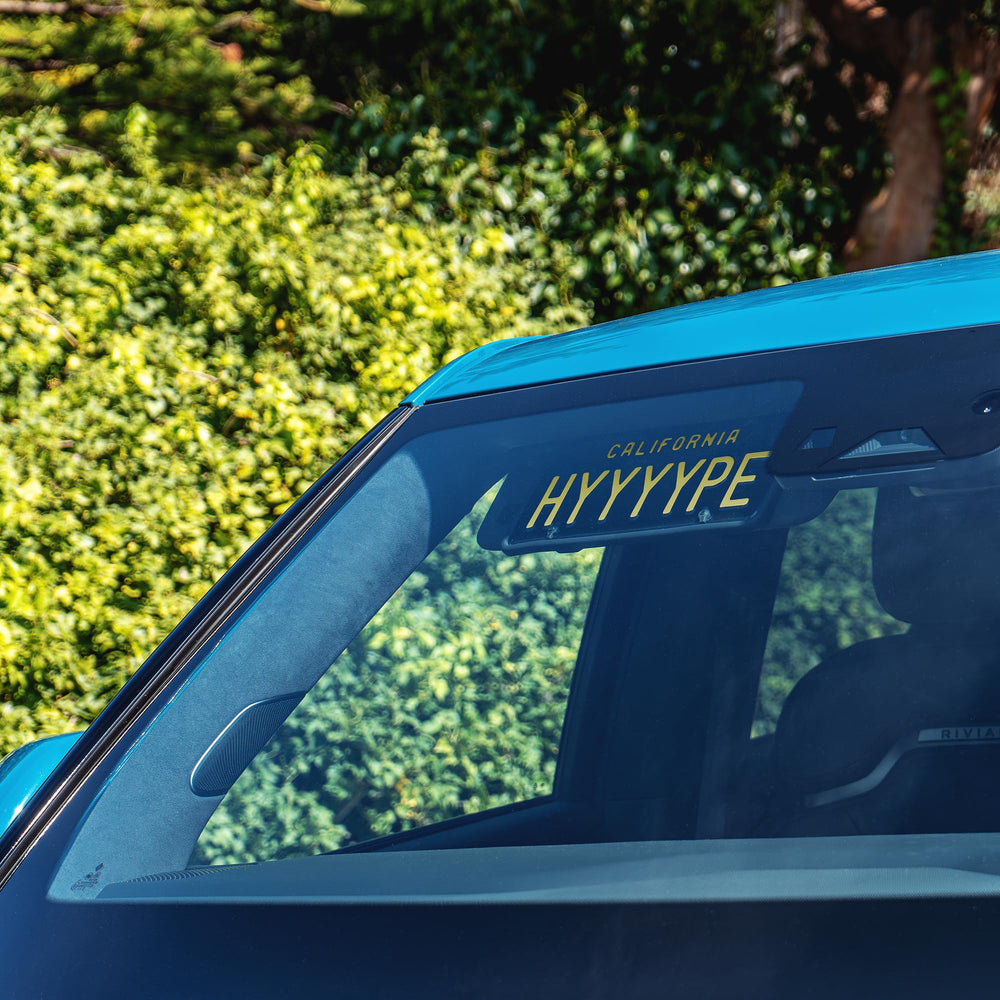 BrainExploder utilizes unused sun visor space for a neat front finish.