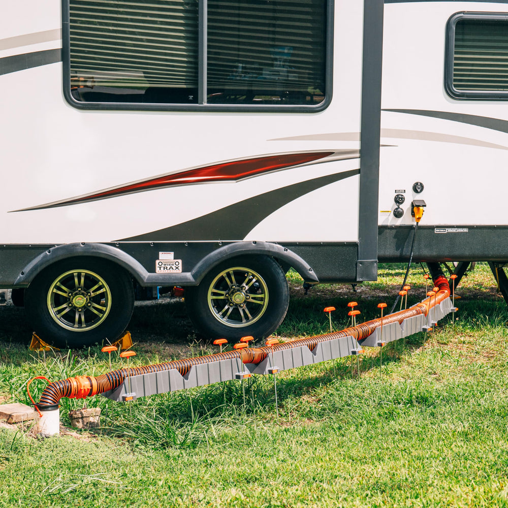 Camco Rhino pull handle and wing design allow clean, rapid disconnection.