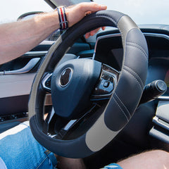 CAR PASS Line Rider padded sides offer a comfortable steering grip during long drives.