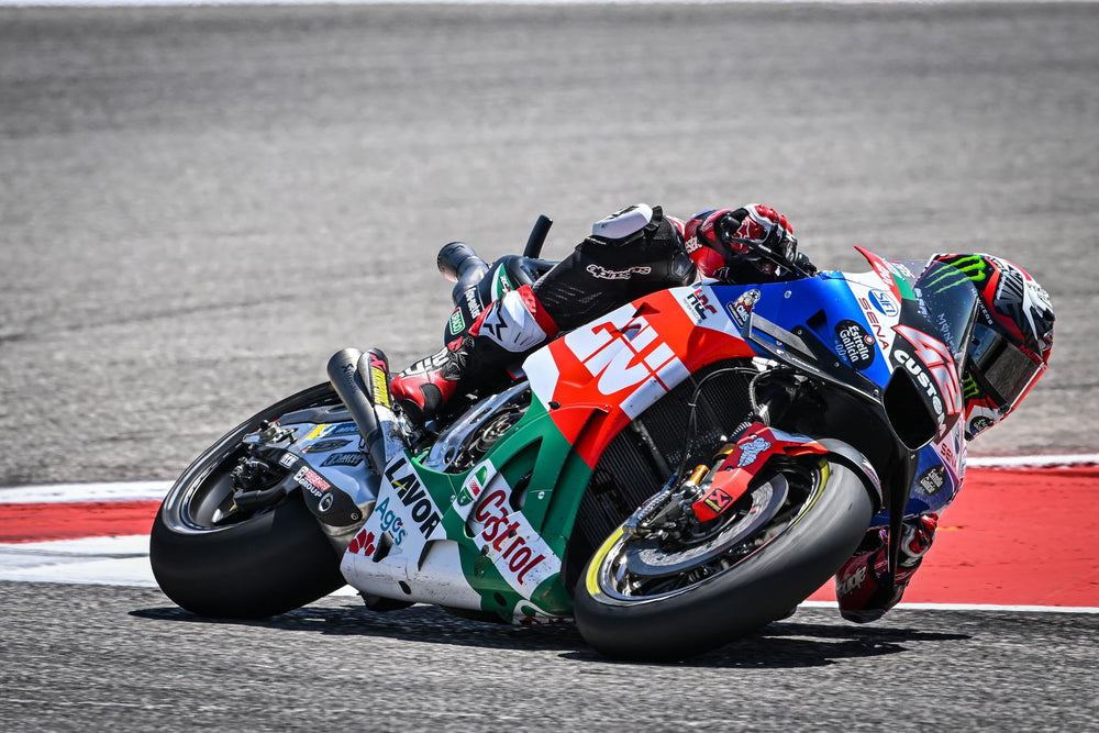 Castrol Power 1 Racing 4T oil viscosity stability under heat.