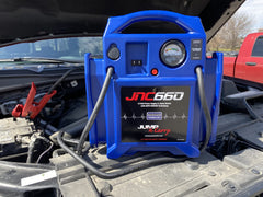 1700 peak amps image emphasizes strong starting power for demanding engines