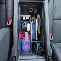 Complete Appearance Camry pen box provides a dedicated spot for pens.