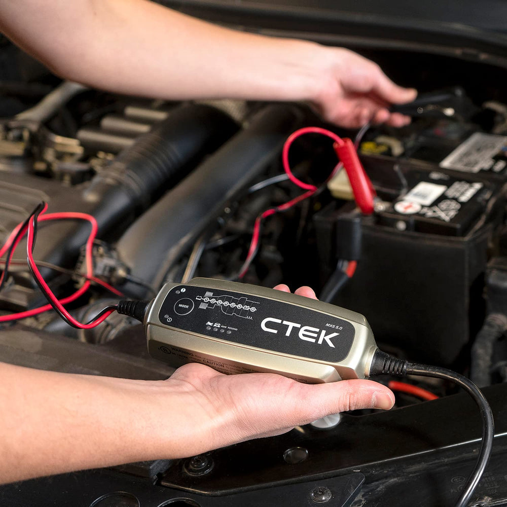 CTEK MXS 5.0 splash and dustproof body for rugged environments.