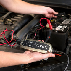 CTEK MXS 5.0 splash and dustproof body for rugged environments.