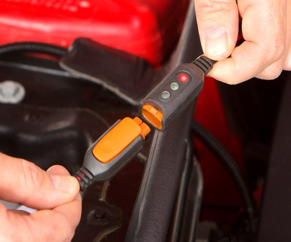 CTEK LED readout highlights charge level with red/yellow/green indicators