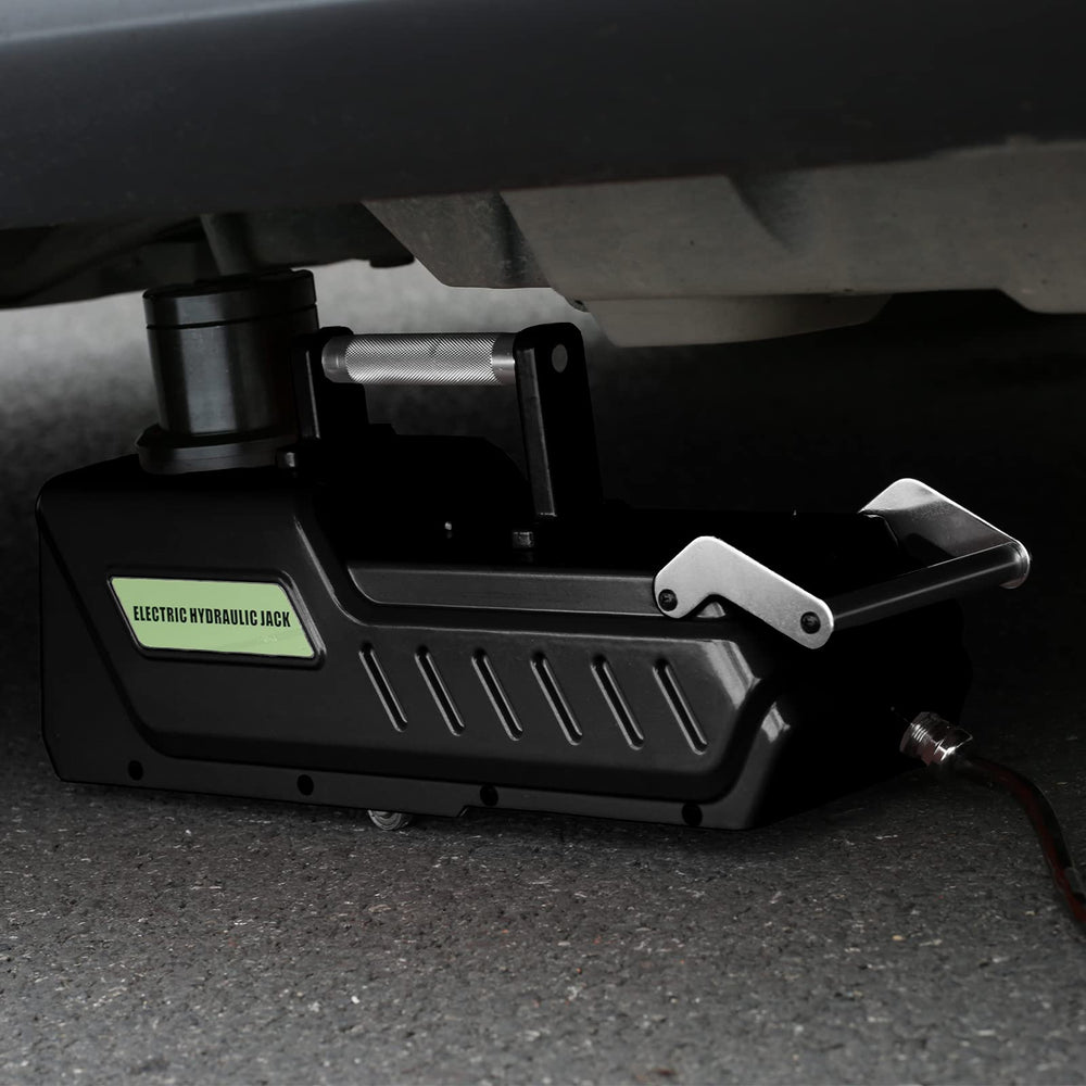 E-HEELP jack in roadside scenario for emergency tire changes.