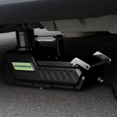 E-HEELP jack in roadside scenario for emergency tire changes.