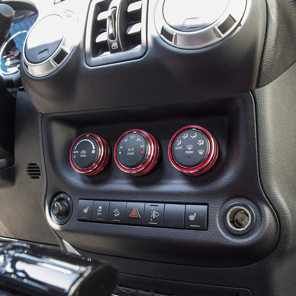 E-cowlboy anti-scratch red trim simplifies cleaning and maintenance.