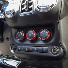 E-cowlboy anti-scratch red trim simplifies cleaning and maintenance.