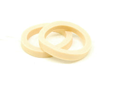 Bright multicoloured retainers add a visual upgrade while maintaining engagement.