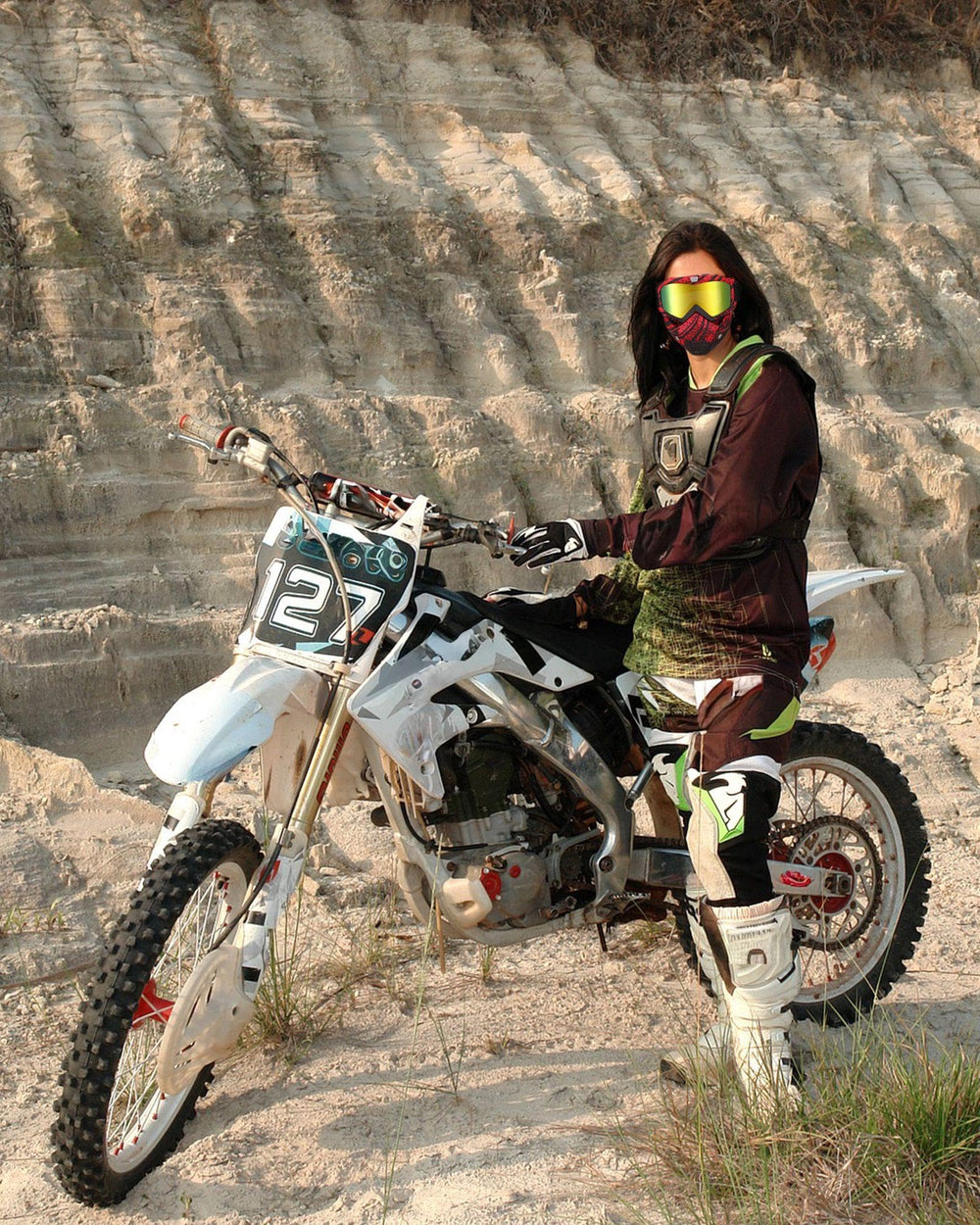 Frienda adjustable strap and helmet-fit design ensure secure wear during rides.
