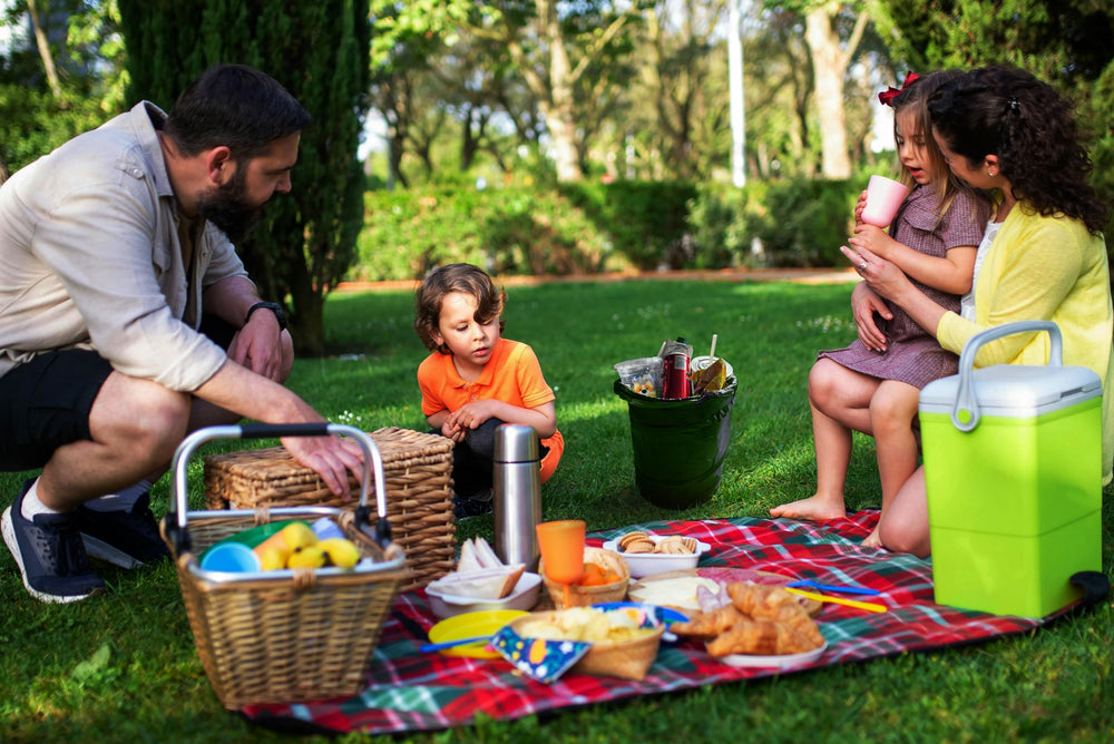 Ginsco camping and picnic trash bin for cars and campsites