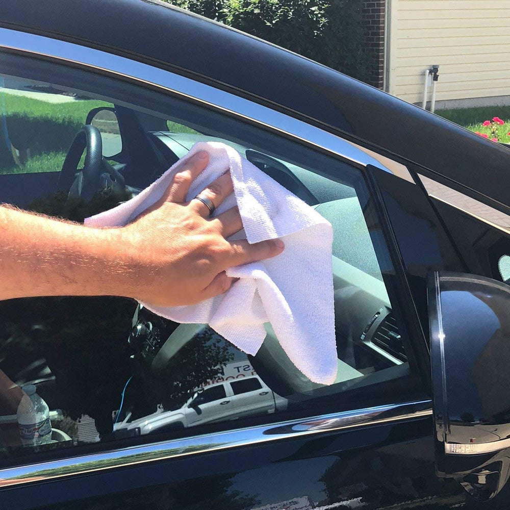 GrabaRag no-scratch edges prevent lint and streaks on delicate surfaces.