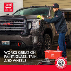 Griot's Garage high-lubricity suds reduce friction for gentle cleaning.