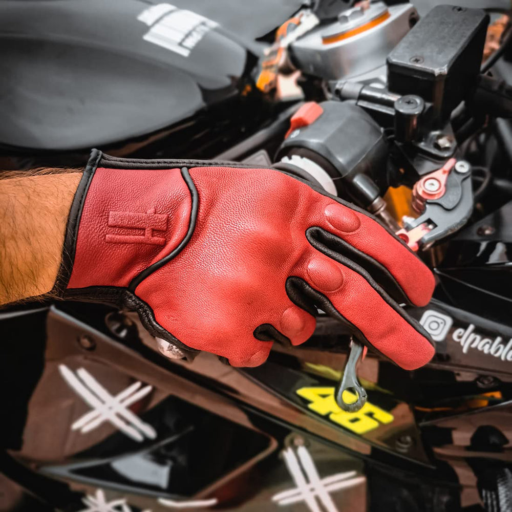 Harssidanzar gloves featuring reinforced side pads for durability
