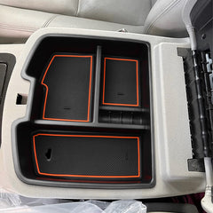 HGWEI orange-trim organizer improves accessibility during daily drives