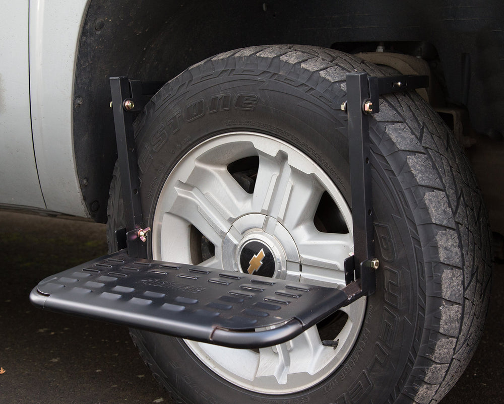 HitchMate TireStep platform shows a 22-inch by 10-inch area for safe stepping