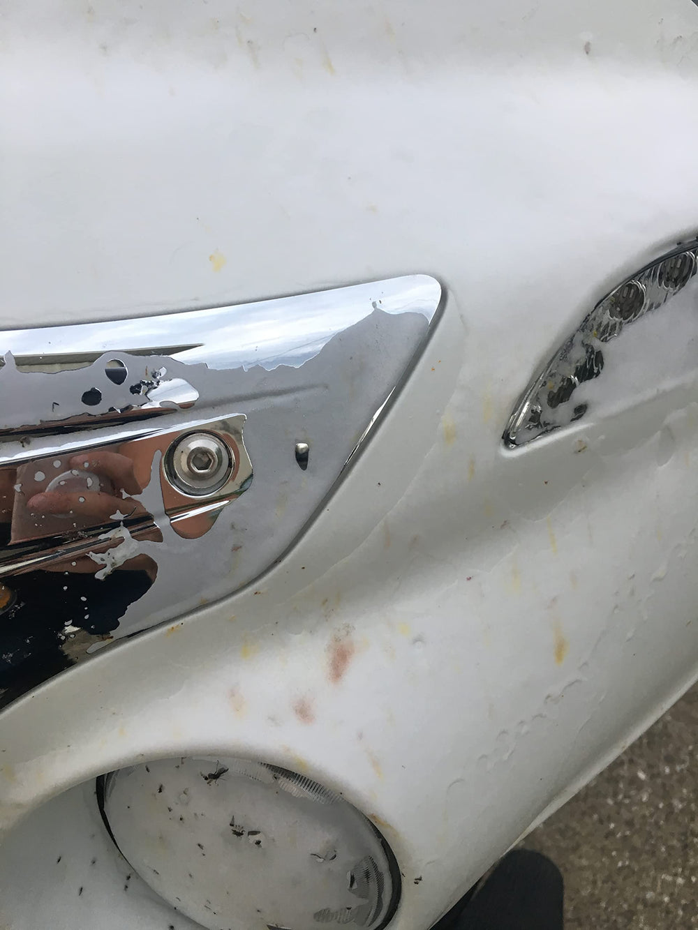 Hunter Detail Bug Kutter anti-fog feature helps reduce glare on windshields