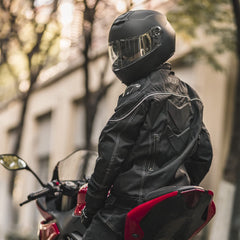 ILM removable, washable liner and cheek pads simplify cleaning after rides.