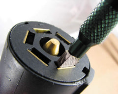 7-Way pin inspection ensures correct size fit for male and female plugs.