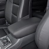 INTGET Grand Cherokee armrest cover close-up of black stitching on PU leather