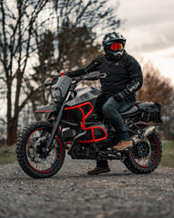IRON JIA'S jacket reflective stripe enhances nighttime visibility for riders.