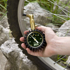 JACO Elite gauge’s swivel chuck reaches valves from any angle for easy use.