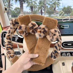 JINXU plush seatbelt pad provides soft cushioning on shoulders.