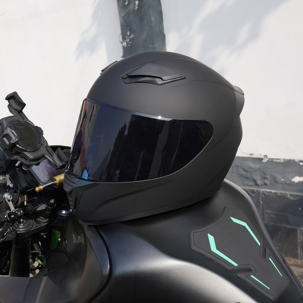 JQF Gear WS-607 visor options image showcasing clear and tinted visor configurations