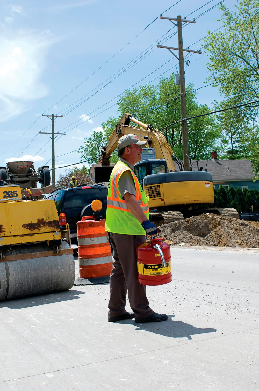 Justrite 9-inch flexible metal hose pour enables precise delivery into small openings.