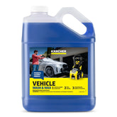 KÄRCHER Vehicle Wash and Wax bottle pour showing dilution-ready cleaner for cars
