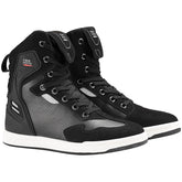 KEMIMOTO motorcycle shoes showing anti-tangle laces pocket for snag-free shifting.