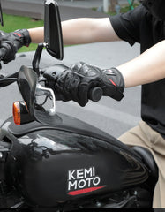 KEMIMOTO ergonomic fit supports comfortable winter riding
