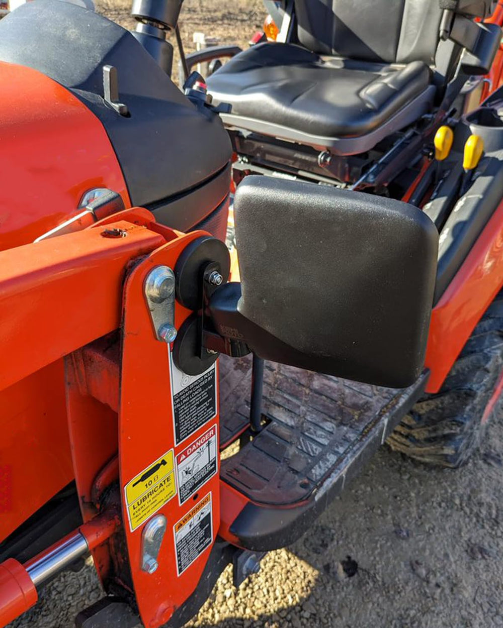 KEMIMOTO mirrors for lawn tractors and golf carts boost awareness.