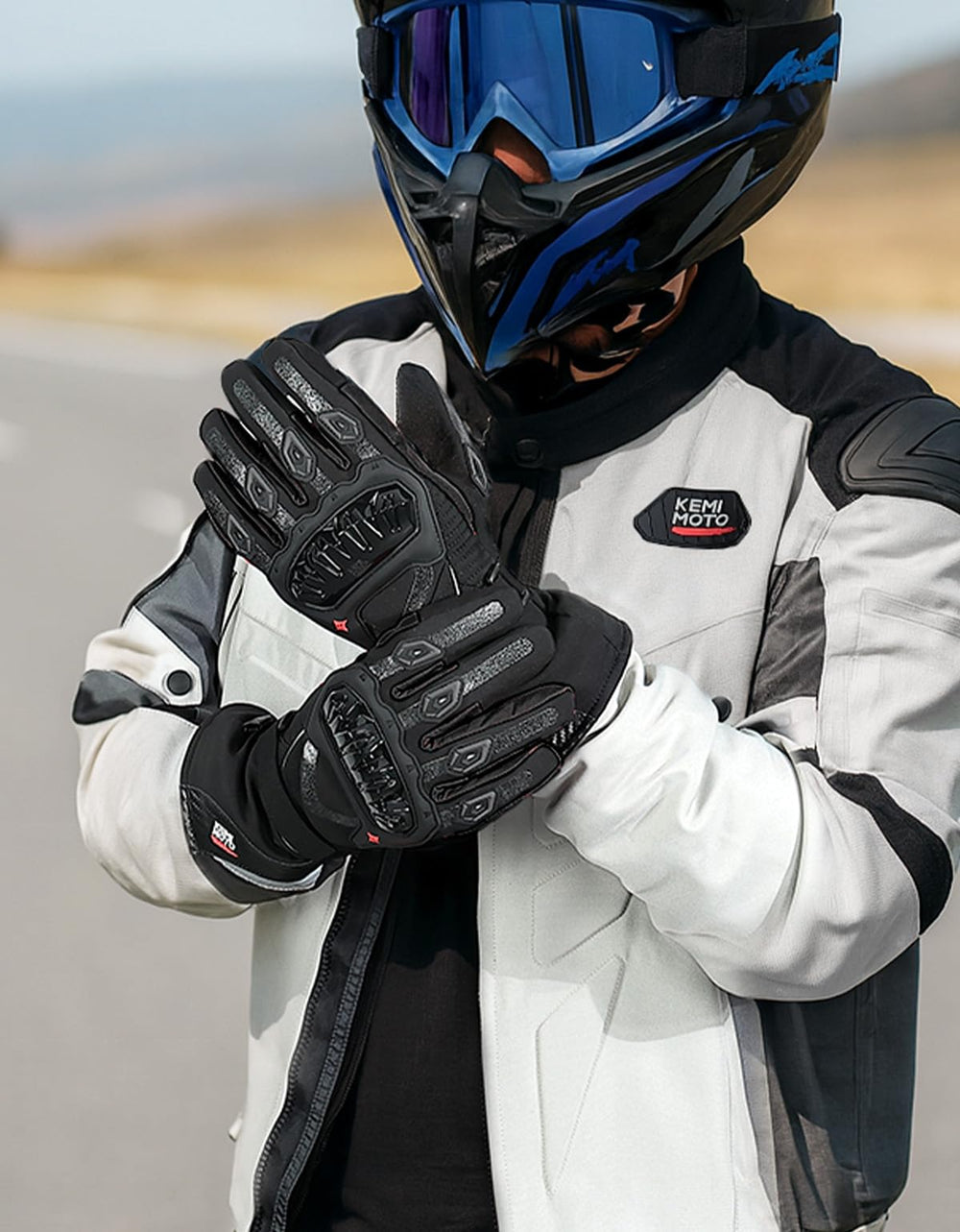 KEMIMOTO winter gloves showing velvet lining for moisture management and comfort.